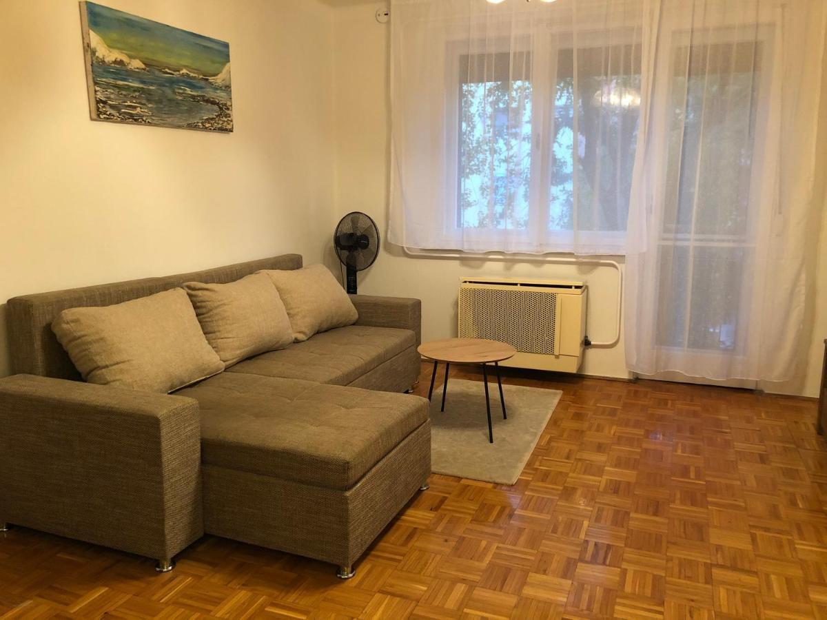 Karman Apartman - 2 Bedroom Entire Flat In The Center Jászberény Dış mekan fotoğraf